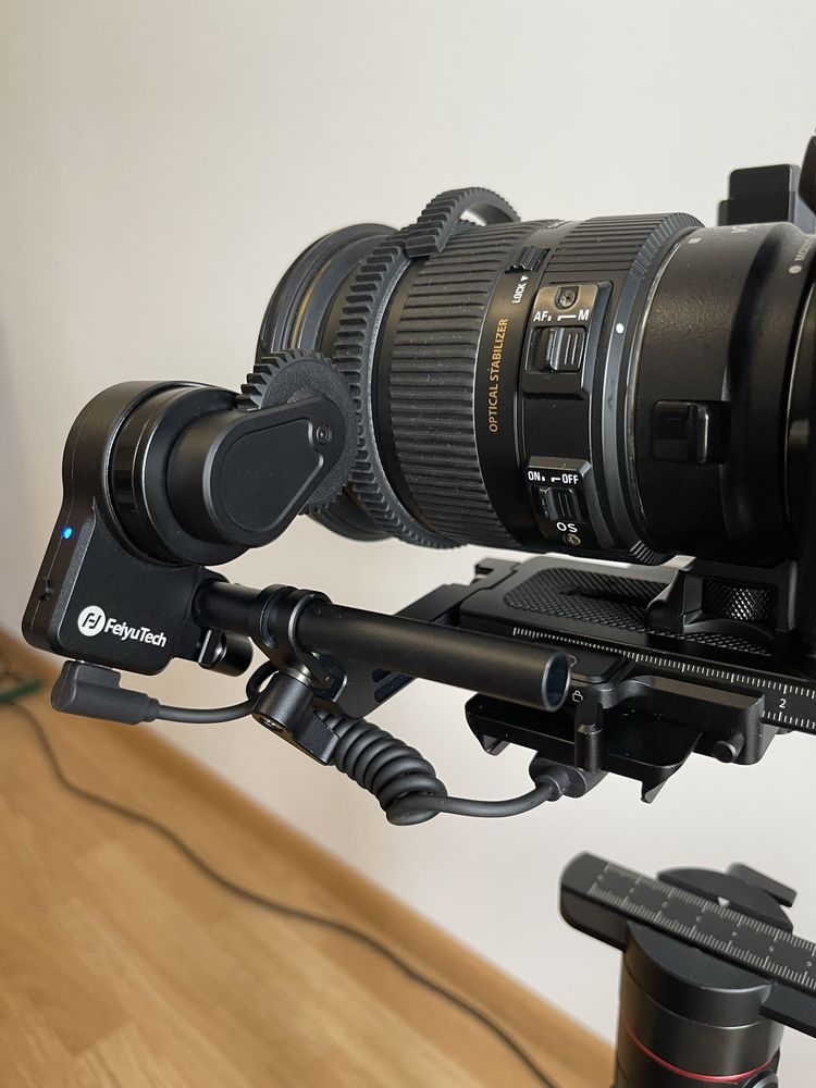 Gimbal FeiyuTech AK4000 + sistem follow focus AKF II