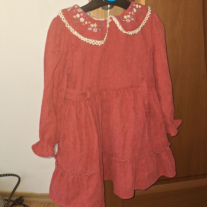 Rochita eleganta 4 ani