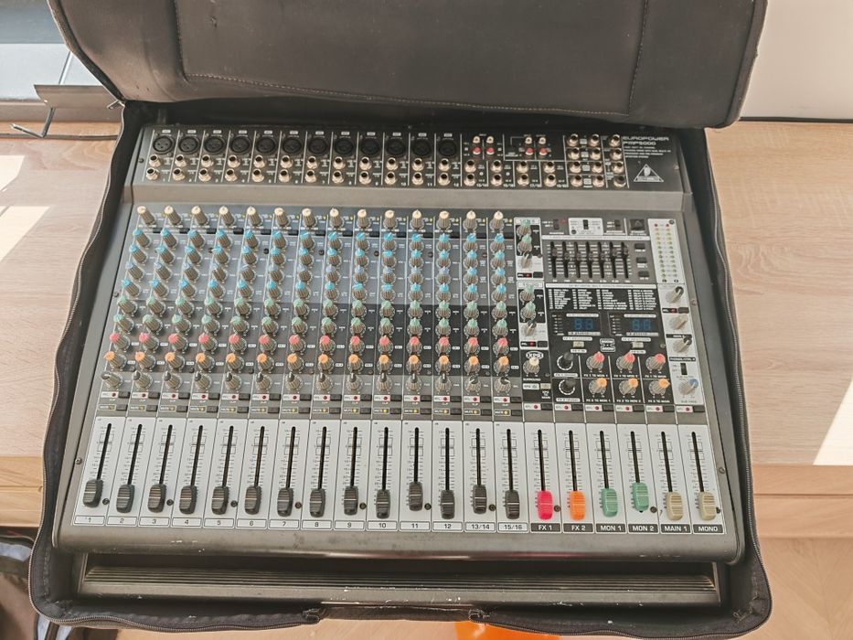 Mixer amplificat 2x600 W RMS in 4