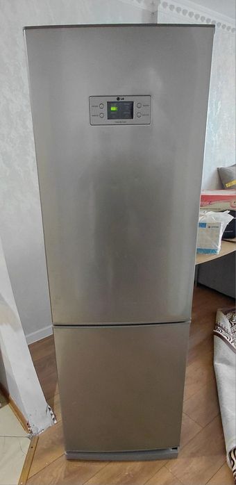 Продам 2х камерный холодильник