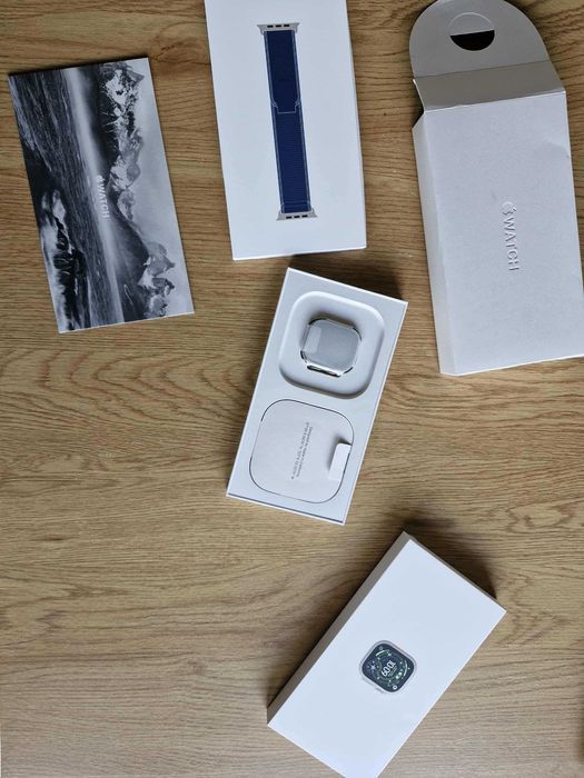 Apple Watch Ultra 3 GPS + Cellular, Natural Titanium 49mm Blue