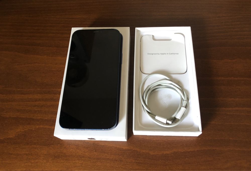 iphone 12 син/blue 128 GB пълен комплект плюс кейсове по избор
