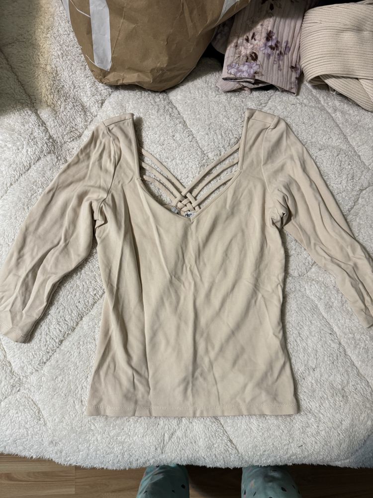 Блузи Calvin Klein, HM, About you, Stradivarius, Trendyol и други