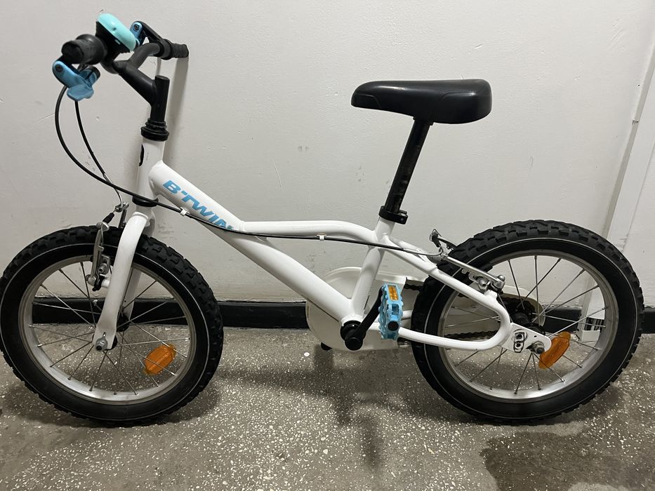 Vand bicicleta copii cu roata de 16