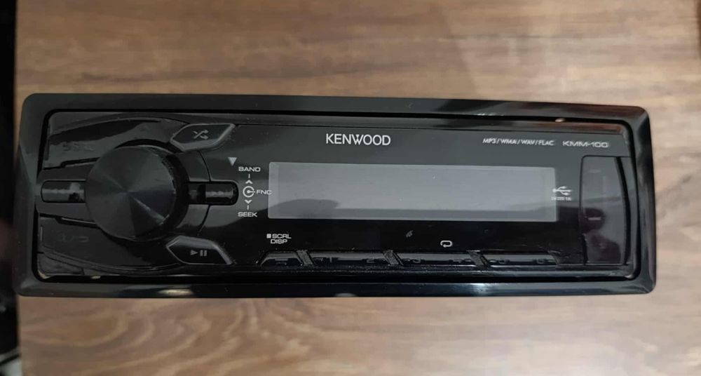 Авто mp3-радио плеър  Kenwood KMM-100AY+преходна рамка за Peugeot 206
