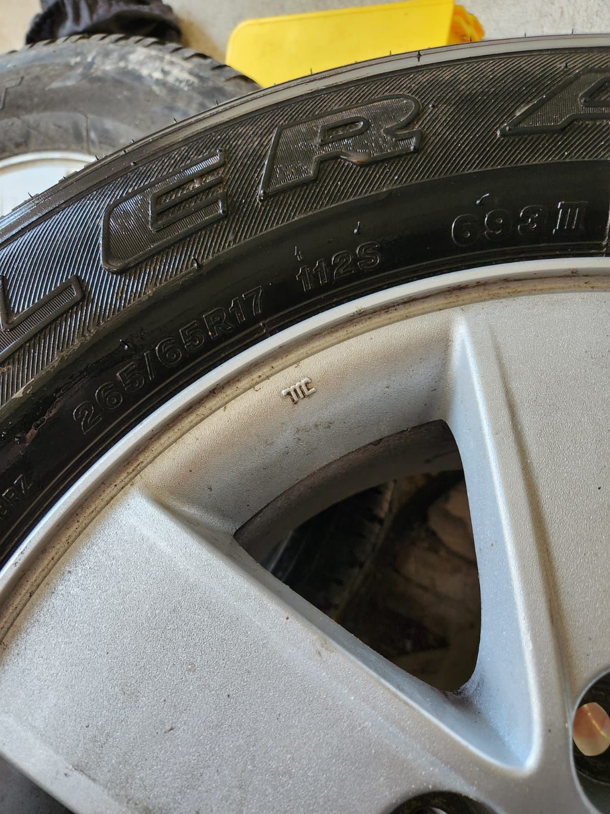 Зимни гуми Bridgestone R17