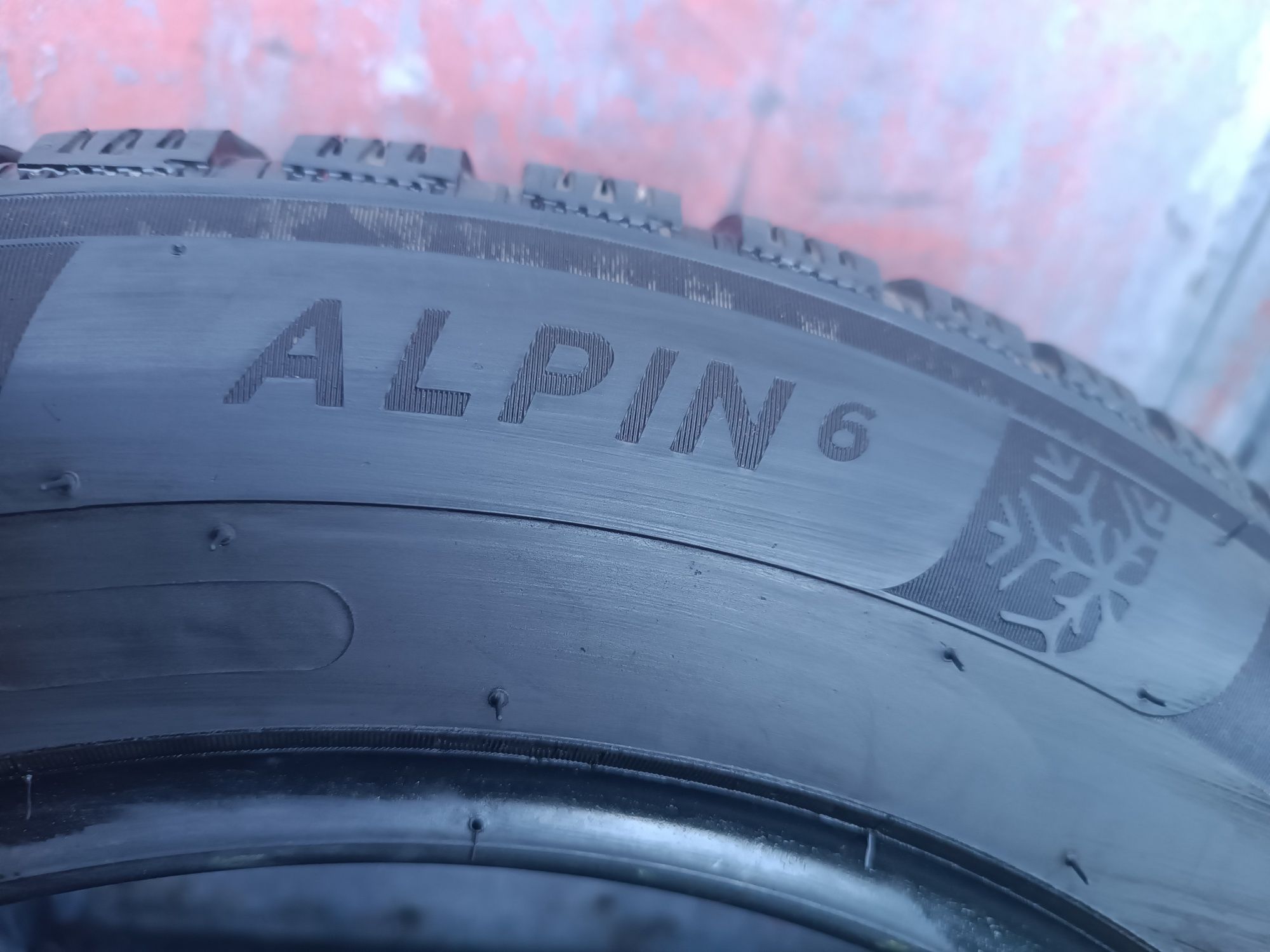 205/60/16 Michelin