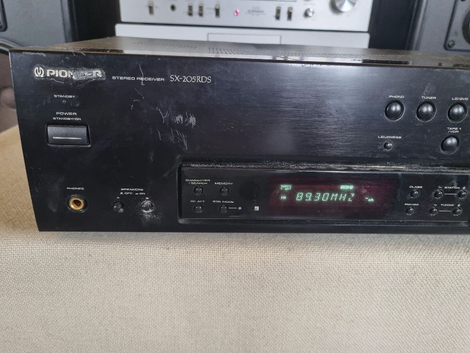 Pioneer SX 205 RDS. 40 watts /canal. Perfect functional.