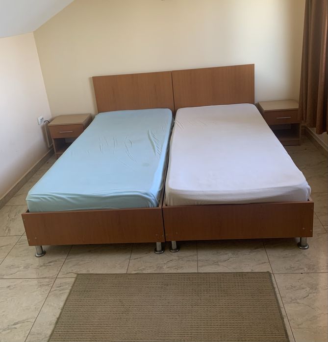 7 seturi de mobila cu paturi, saltele, masuta, tambureti, dulap, cuier