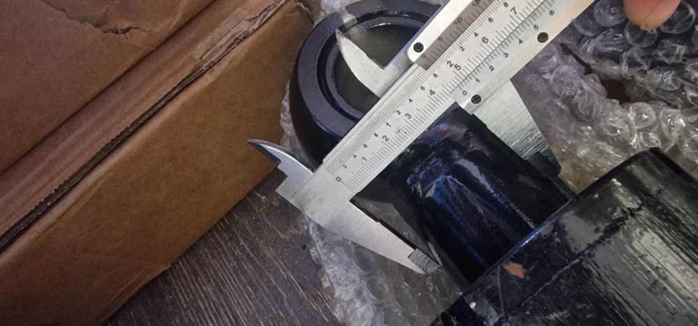 Cilindru hidraulic 1300 mm Lungime deschide 1000 mm Diametru bolt 40 m