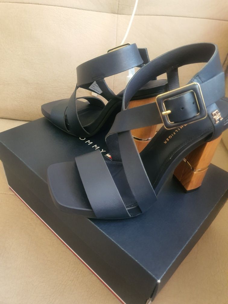 Оригинални сандали Tommy Hilfiger