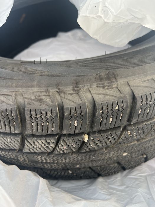 Продам б/у шины R17 TRIANGLE протектор идеальный без порезов