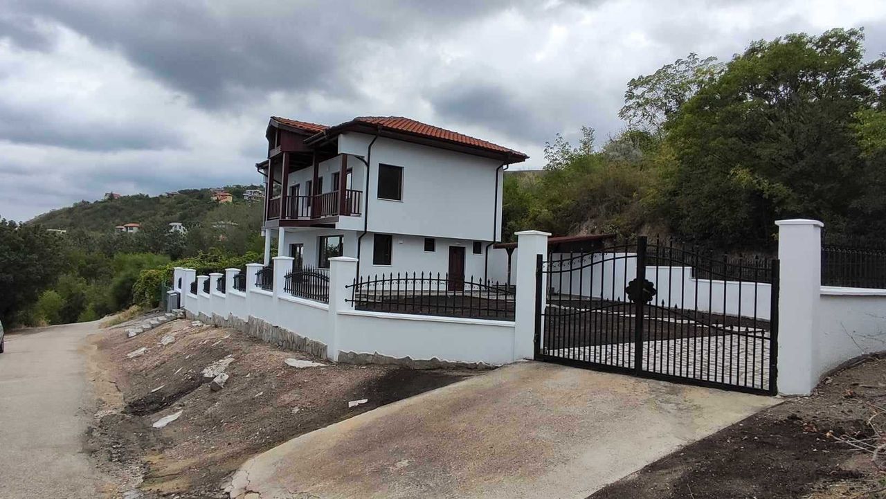 Продава се Къща в Балчик - 160 кв.м за 1562 €/кв.м - Снимка #2