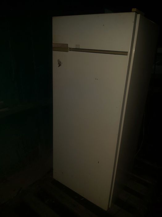 Продам холодильник