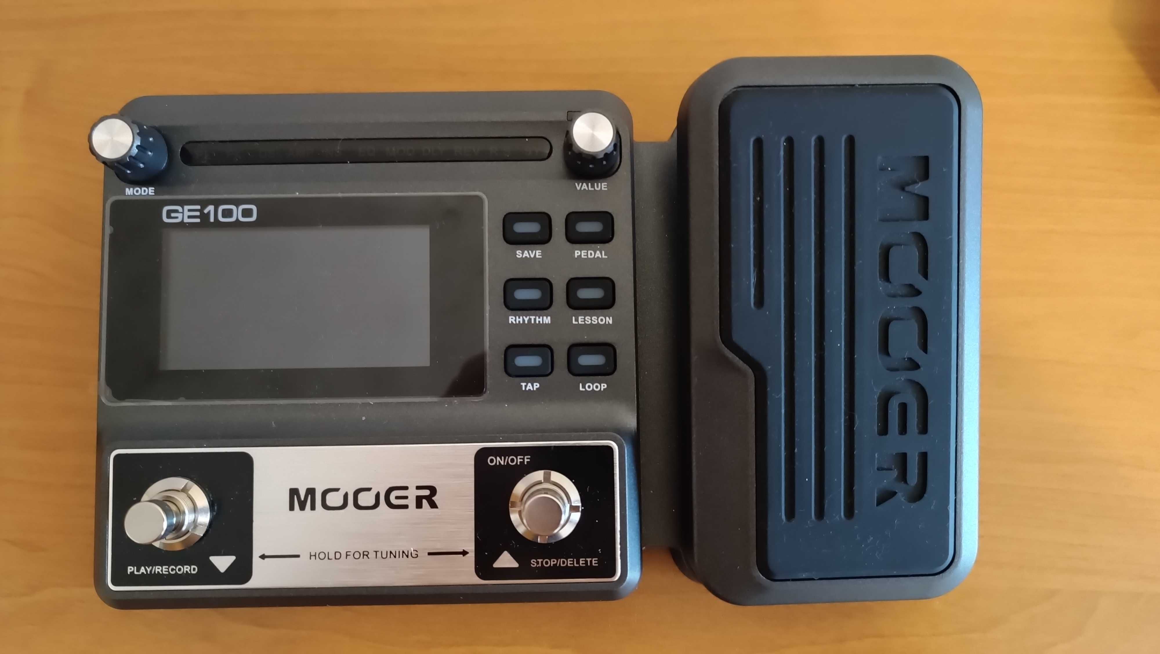 Гитарный процессор MOOER g100 и аудиоинтерфейс XTUGA E-22