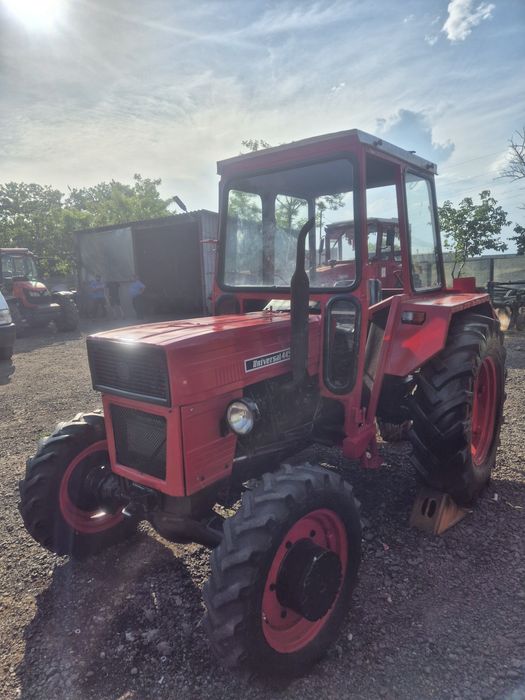 Vând tractor U445 DTC