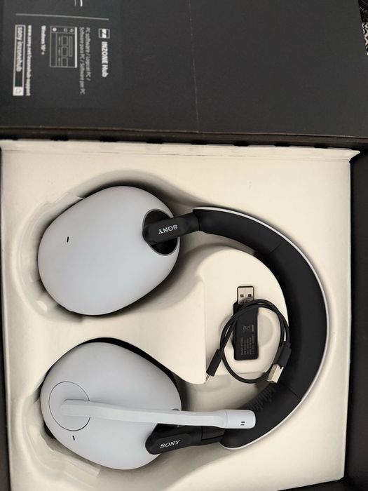 Vand casti wireless Sony INZONE H9 si camera HD