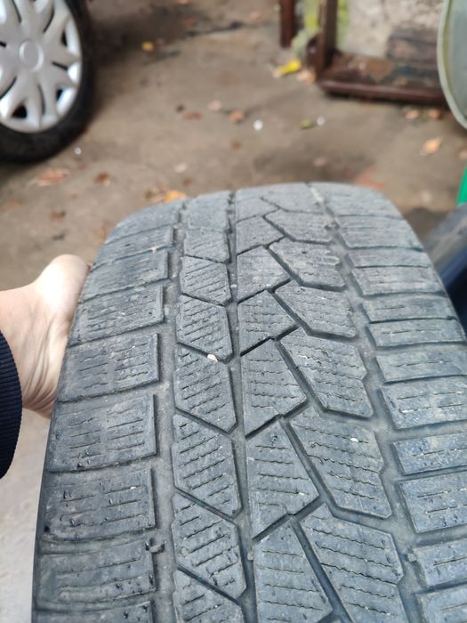 Гуми спорт пакет 255/35/19 и 225/40/19 Continental