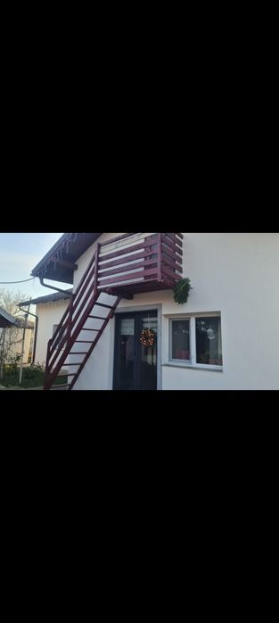 Vând casă                                              în oraș