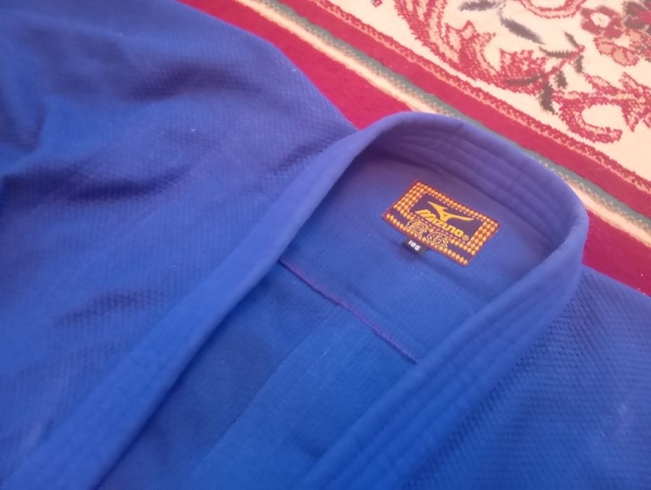 продам кимоно для дзюдо MIZUNO