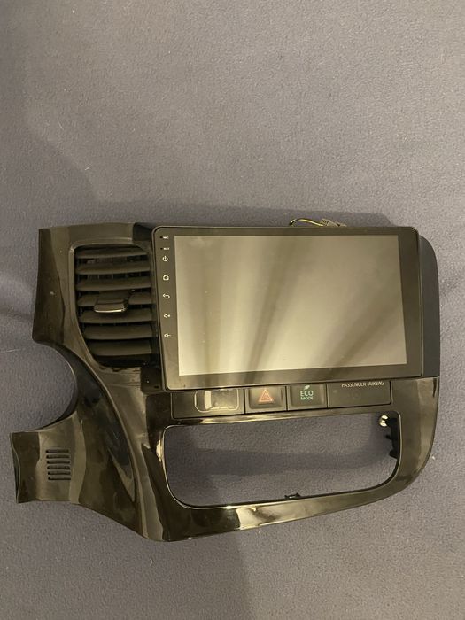 Navigatie dedicata Mitsubishi Outlander 2014-2017