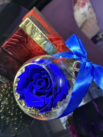 Glob Craciun cu Trandafir Criogenat Albastru - Cadoul Perfecf