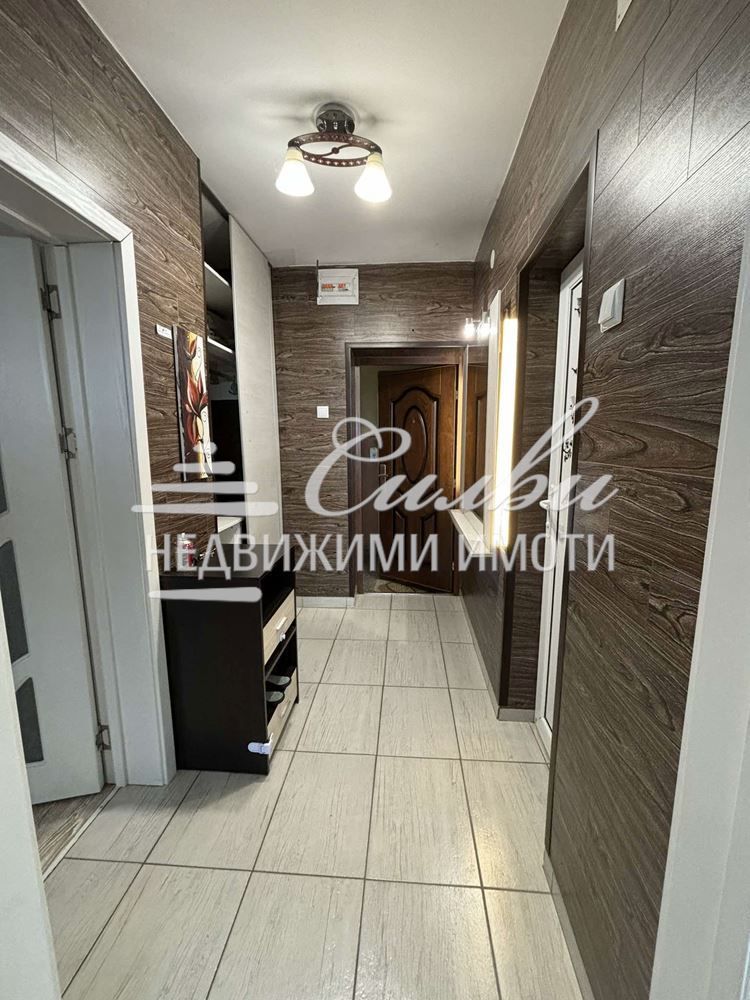 Дава се под наем Двустаен апартамент в Шумен, Център - 45 кв.м за 280.5 € - Снимка #2