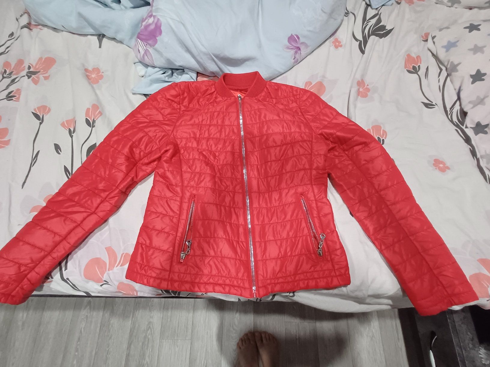 Куртка ветровка женская красная