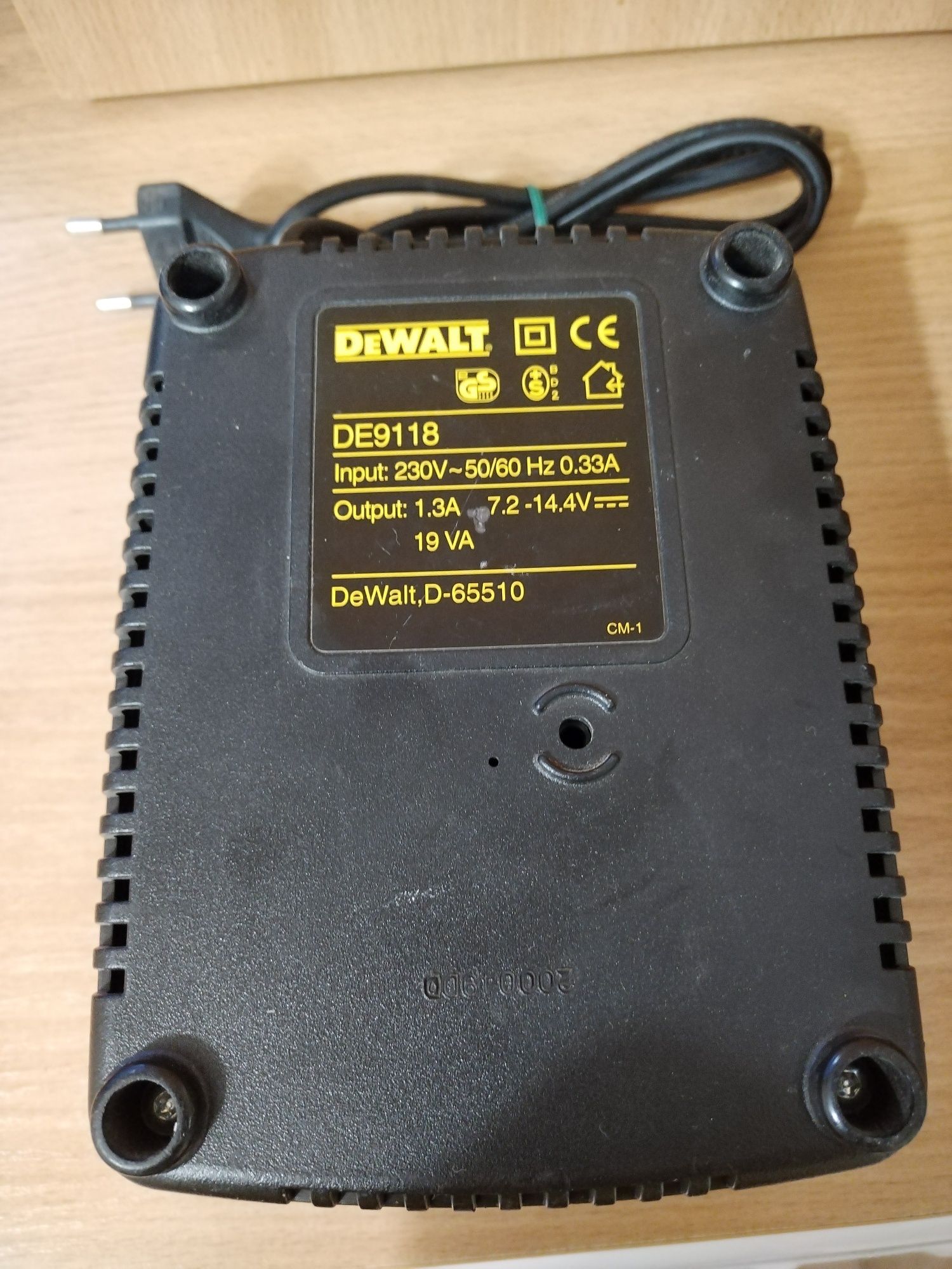 Зарядно Dewalt  DE9118   7.2v - 14.4v