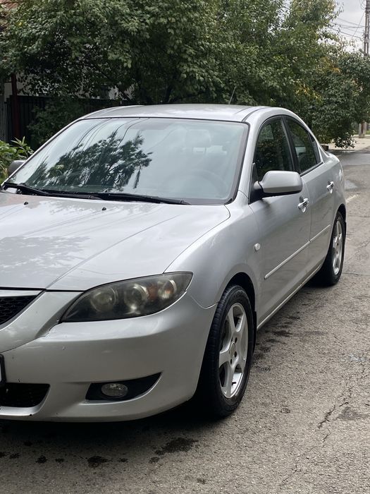 Vand Mazda 3 ,an 2005 , motor 1,6 benzina