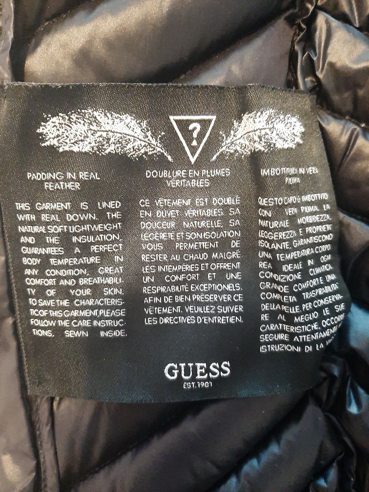 Ново дамско яке GUESS