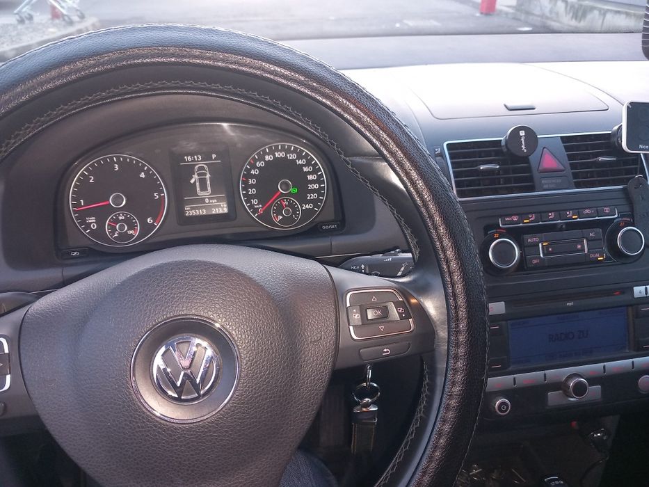 Volkswagen touran,2011,eur 5,diesel,