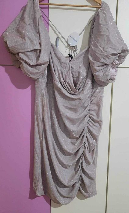 Rochie de ocazie,  cu sclipici, cu mâneci bufante, culoarea șampaniei,