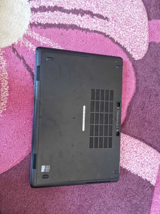 Defect Dell E5550
