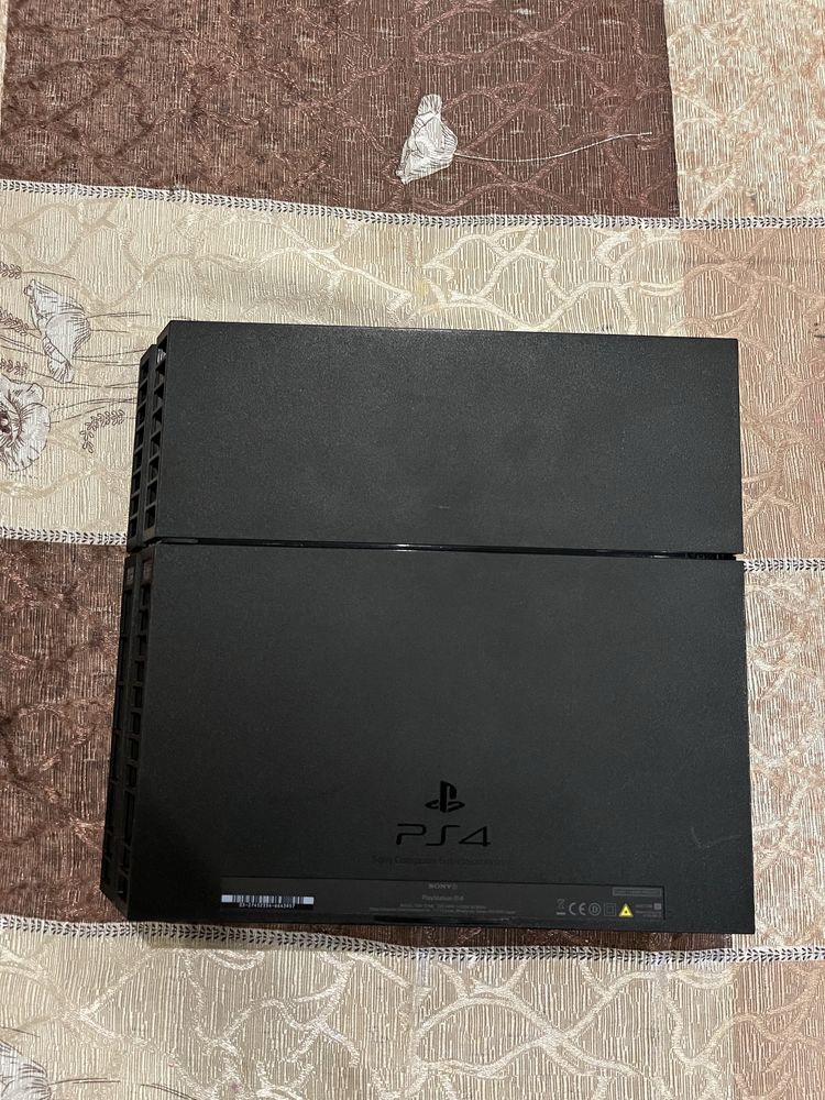 Playstation 4 + Контролер