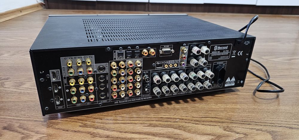 Statie receiver amplificator Sherwood Newcastle audio-video R-772