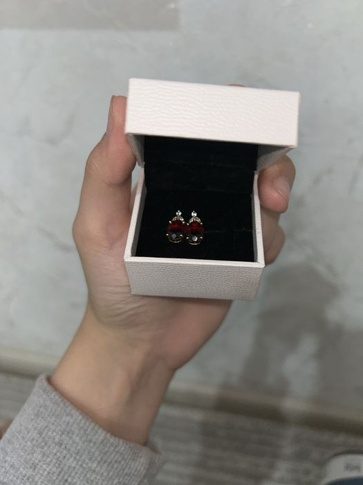 гранат золотые сережки