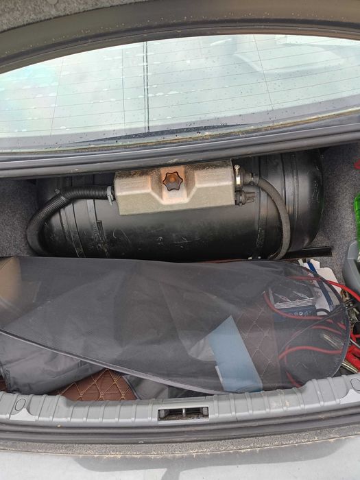 Vând BMW. 318i Motorizare:2.0 benzina.