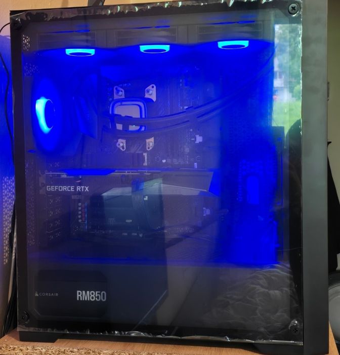 Vând unitate PC + Monitor sau schimb cu laptop gaming