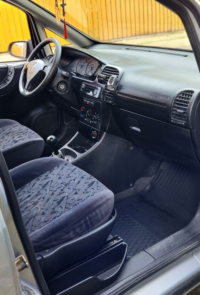 Opel Zafira 1.6i 16V - Confort - 7 locuri
