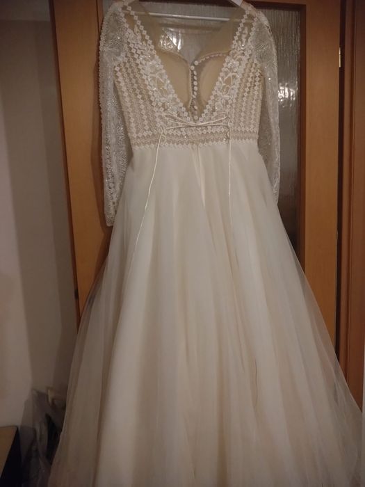 Vand rochie de mireasa (S-M)