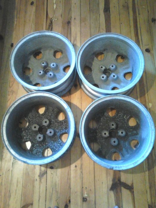 Алуминиеви джанти 14 " . С 4 бр зимни гуми