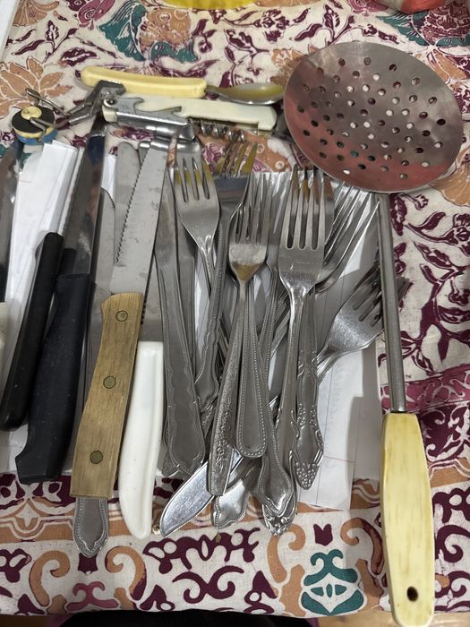 Ножи, вилки, шумовка