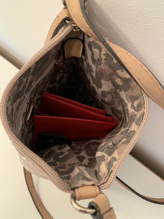 Geanta Guess cross-body roz