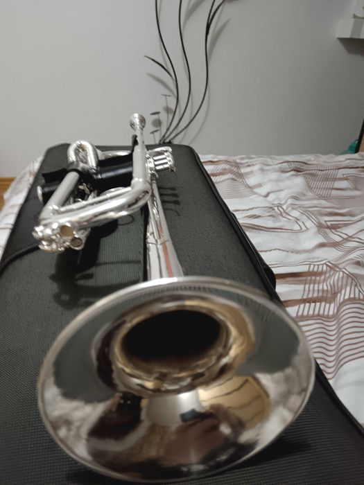De vânzare, trompeta SELMER CHORUS 80 J!