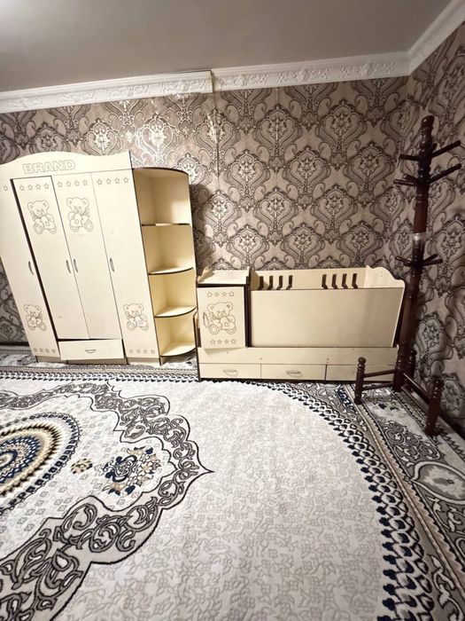 Fargona  shaxar oybek radomdi yonida kunli kvartira bor bezzaks quyami