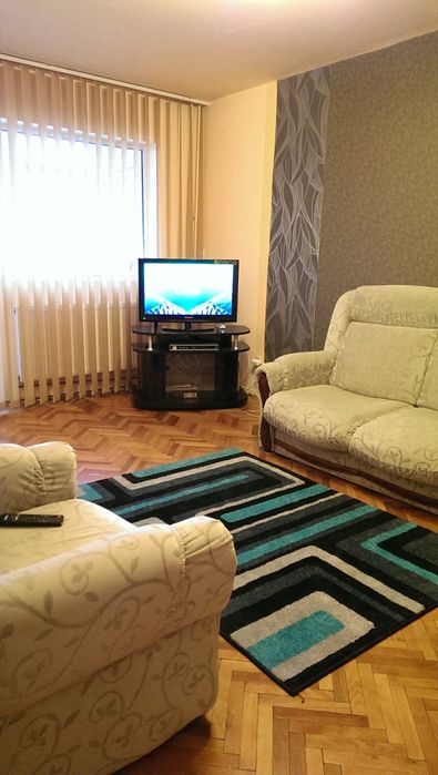 Canapea și fotoliu