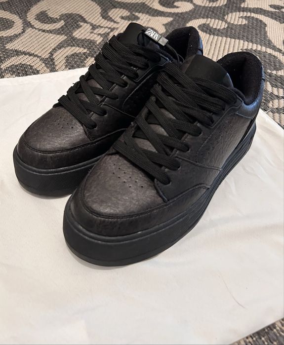 Продам кроссовки от Zara