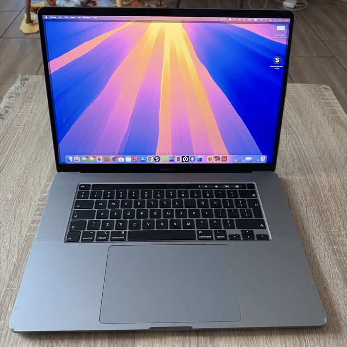 MacBook Pro 16 inch Intel Core i9 SSD 1 TB 64 GB RAM