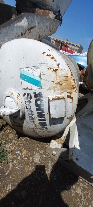 Vând piese betonieră Schwing Stetter